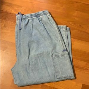 Nine West top and denim Capris